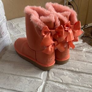 UGG Coral Boots with Furry Lining and Bows